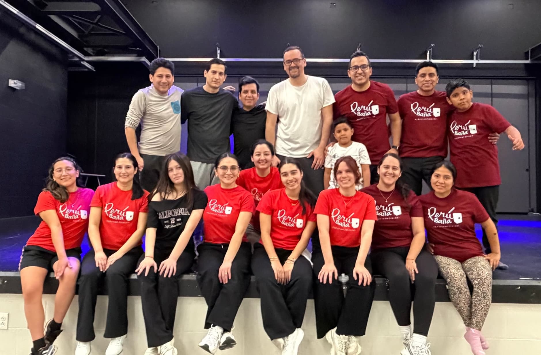 Peru Baila troupe members gathered after rehearsal